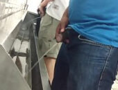 Homens Mijando: Flagra gay do manja rola